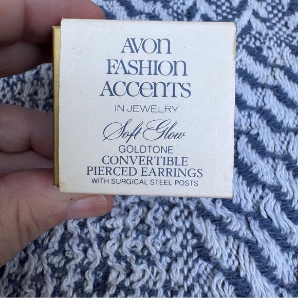 Avon Gold Earrings with Red Accents - Picture 4 of 4